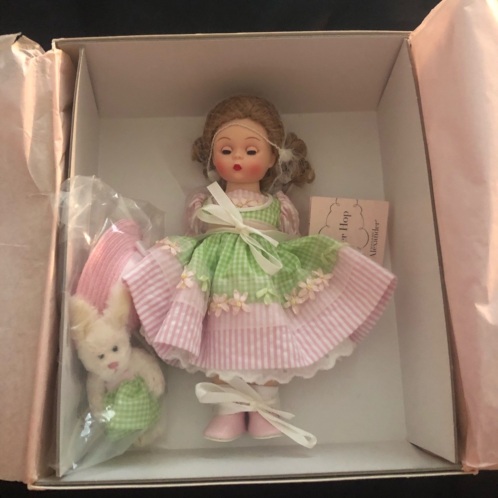 37965 EASTER HOP **RARE** Madame Alexander Doll